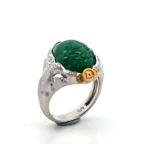 18k white gold and yellow gold green jadeite ring