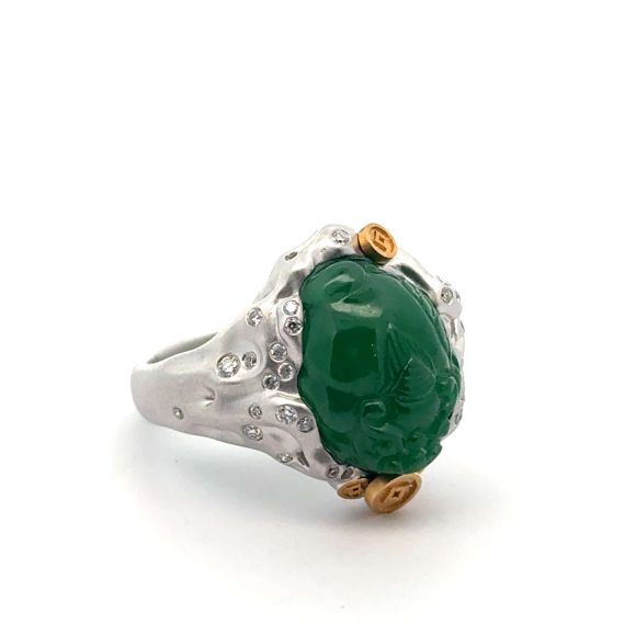 18k white gold and yellow gold green jadeite ring, 2 image